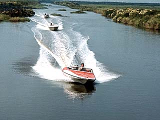 Glastron speedboats in the Louisiana boat chase.