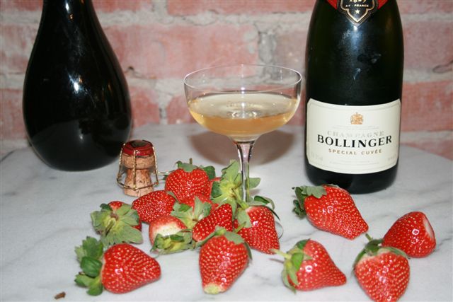 Champagne Bollinger Speciell Cuvee` med Jordgubbar 