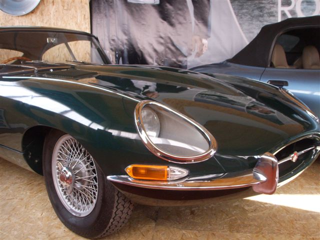 En Jaguar E-Type från 1962, samma år som en  första James Bond filmen Dr No kom.