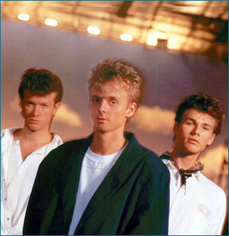 Norwegian pop group formed in 1985 comprised of: Morten Harket, lead singer and song writer; Magne Furuholmen (("Mags"), keyboards, piano, vocals and song writer, and Paul Waaktaar-Savoy