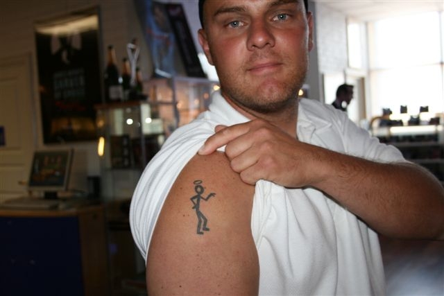 Tatueringar finns det många av och att få sin favorit tatuerad på sin arm är väl inget, men Roland Eliasson  kom från Mölndal över dagen med sin familj och visade stolt upp sitt helgon.
