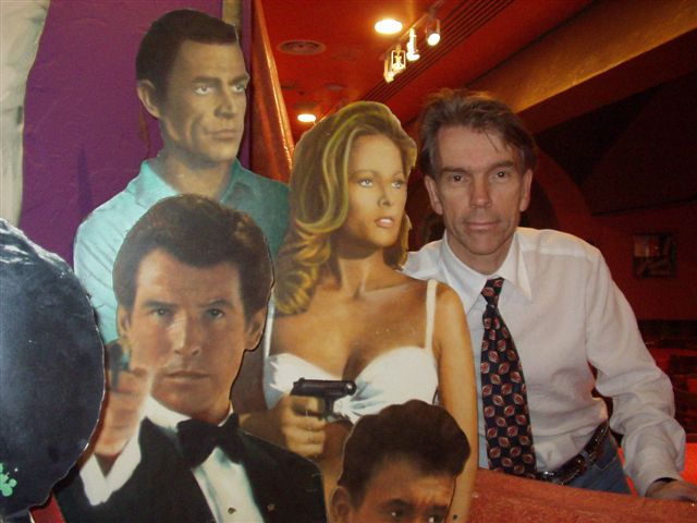 Gunnar Schäfer  Planet Hollywood  London in James Bond room